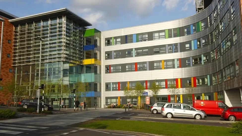 Up to 800 jobs set to be cut at two NHS trusts